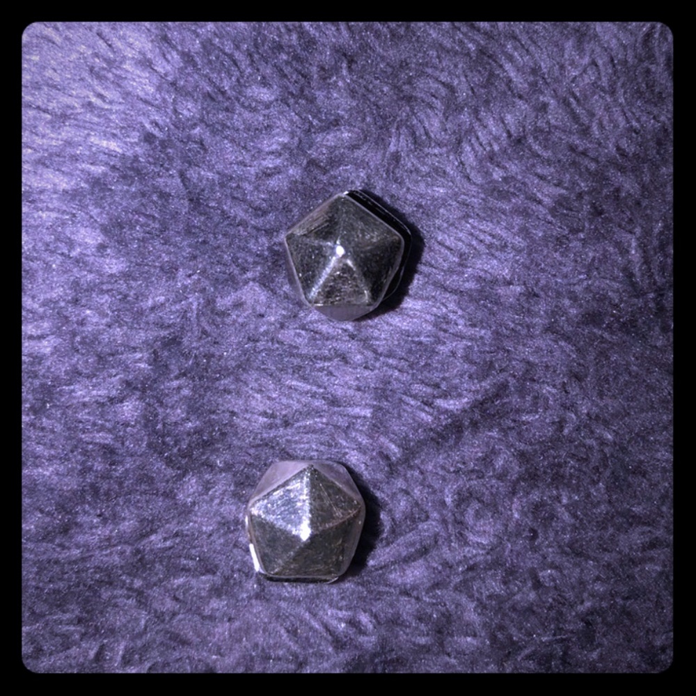 Pandora Clips